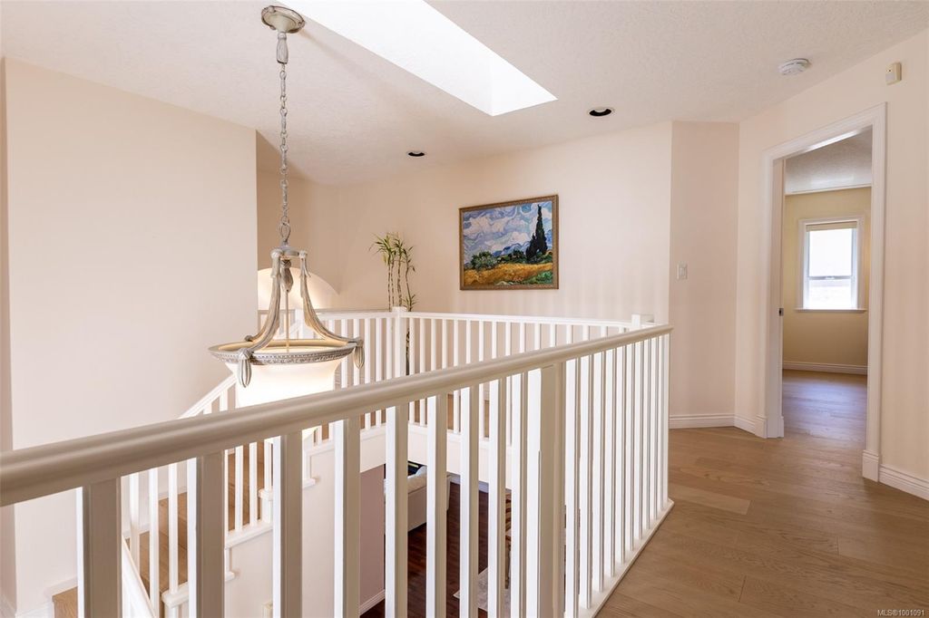 listing image 16045518082046201306