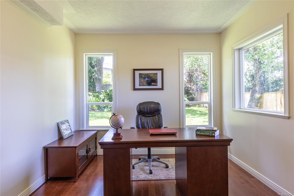 listing image 16043342013672559841