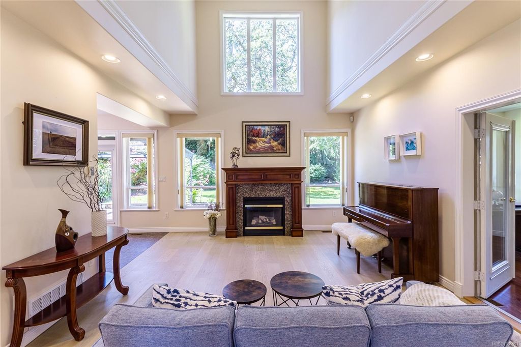 listing image 16041283699940559708