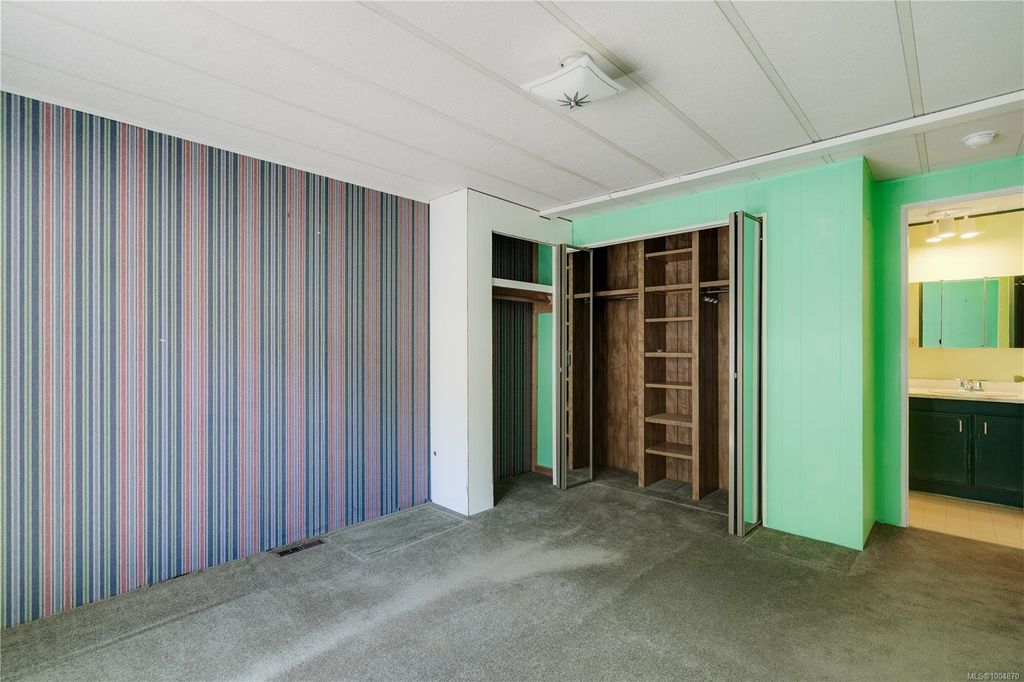 listing image 16049977500402707689