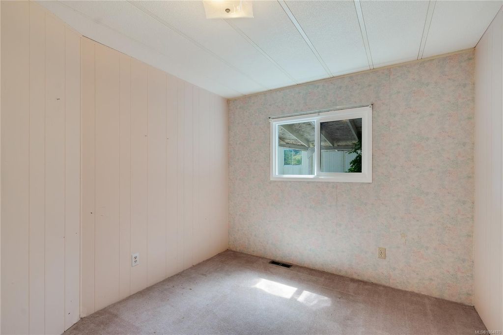 listing image 16048011783726647635