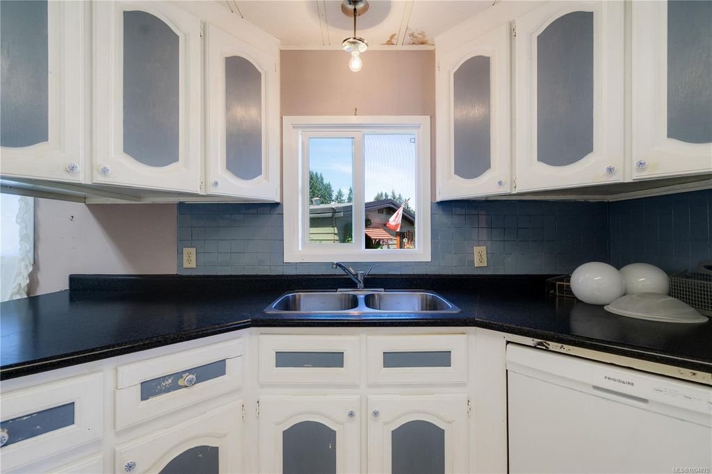 listing image 16042813007170810335