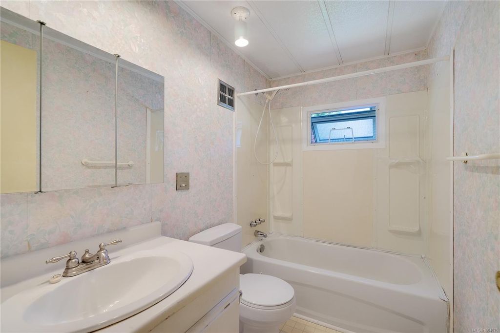 listing image 16041016137666271013