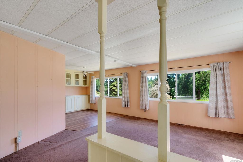 listing image 16042811720762841128