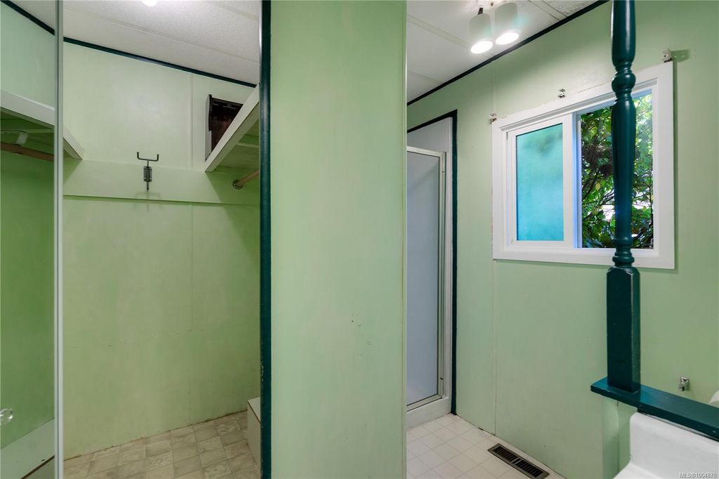 listing image 16049049939071254130