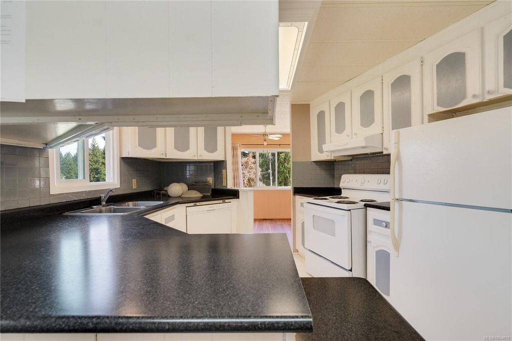 listing image 16043313677473317892