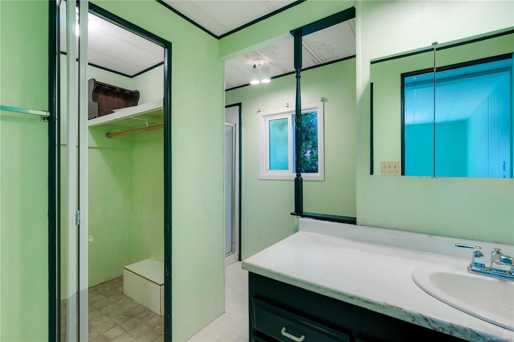 listing image 16047900592583803994