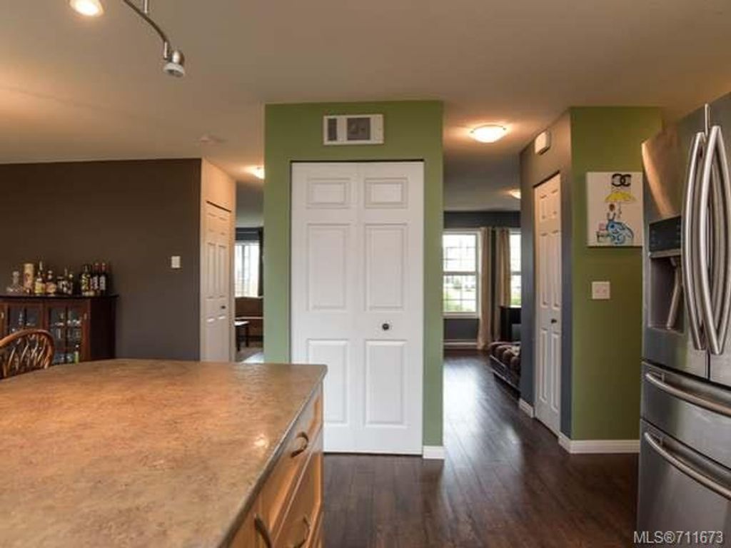 listing image 16040192024934849963