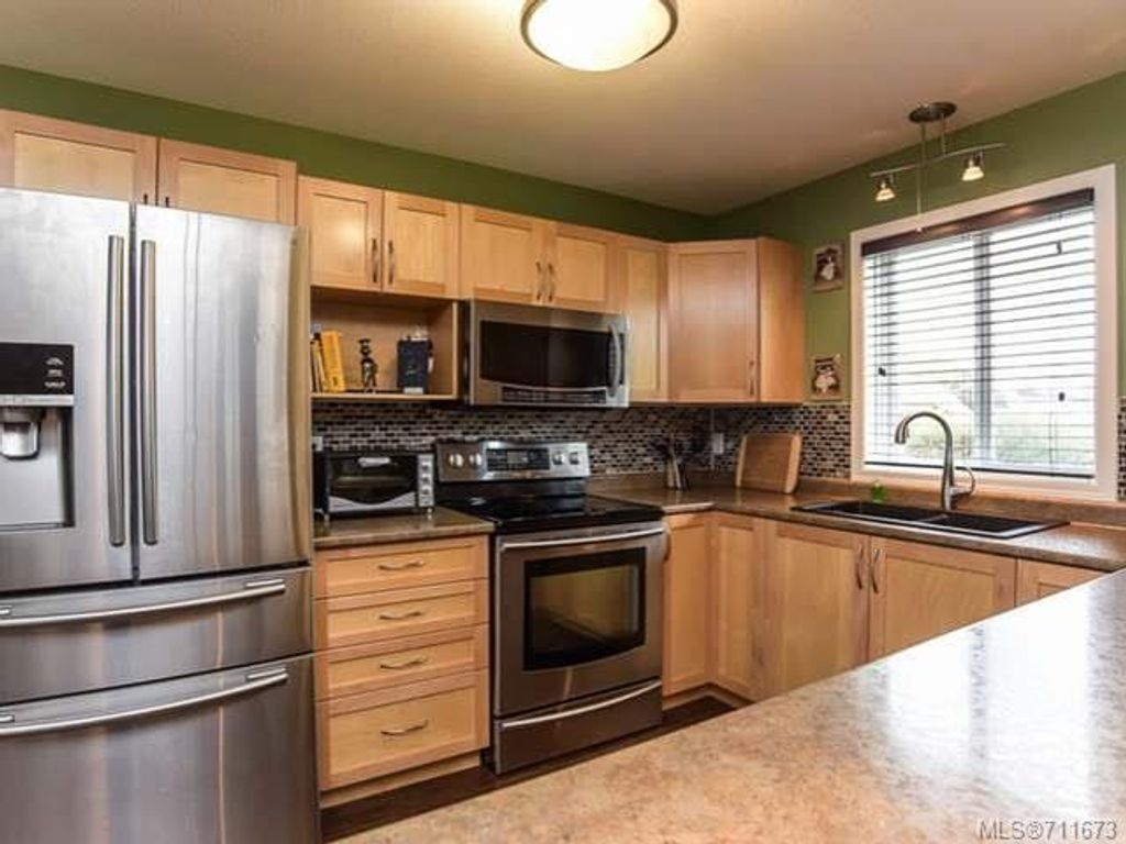 listing image 16046415063769023612