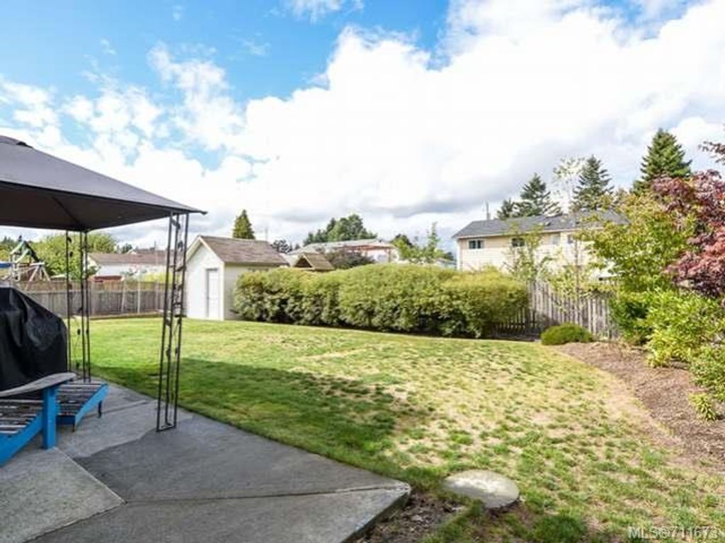 listing image 16049326648556475691