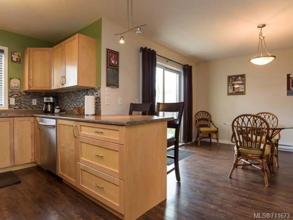 listing image 16046518573099372357