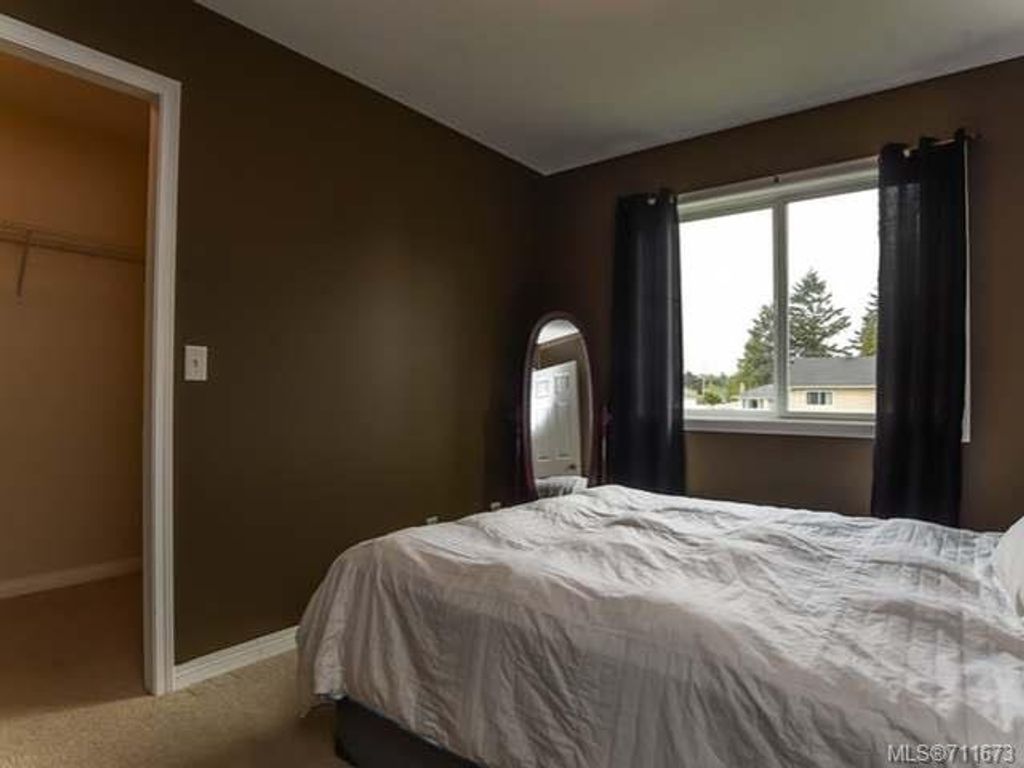 listing image 16048001280928817618