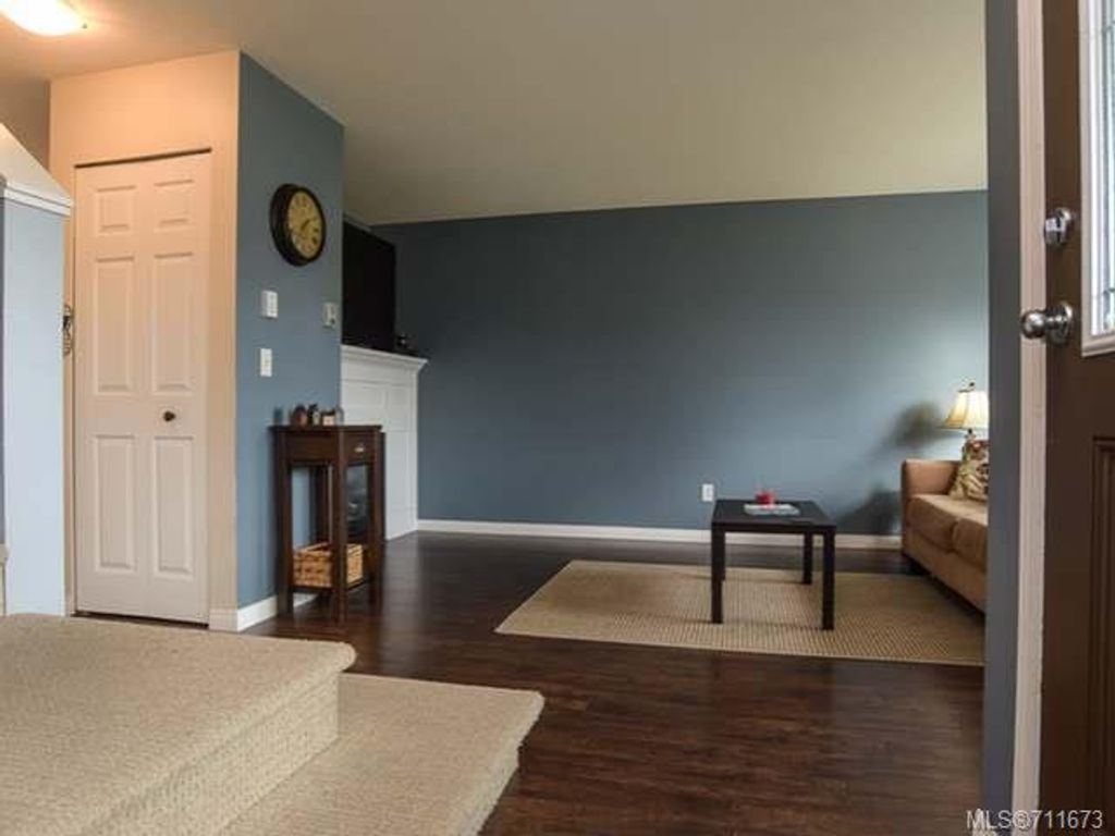 listing image 16044086106077825287