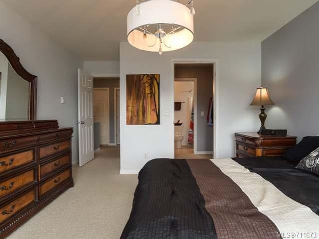 listing image 16044890137813019258