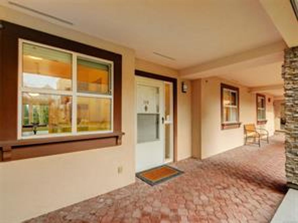 listing image 16049581558854188049