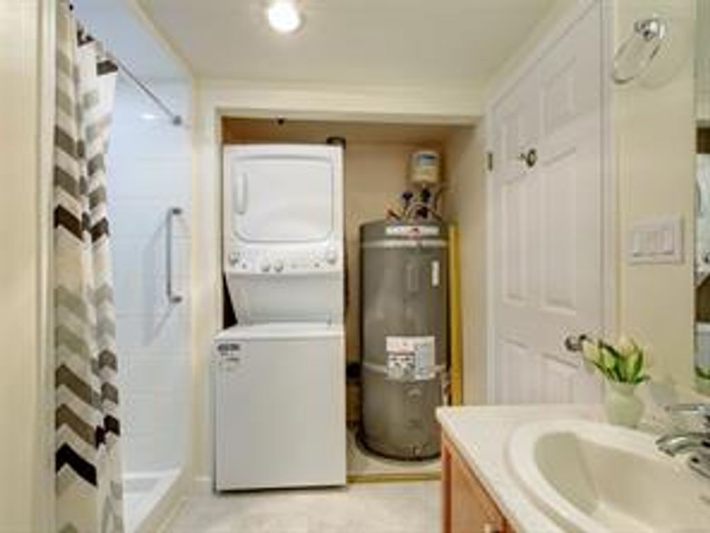 listing image 16044489281909411806