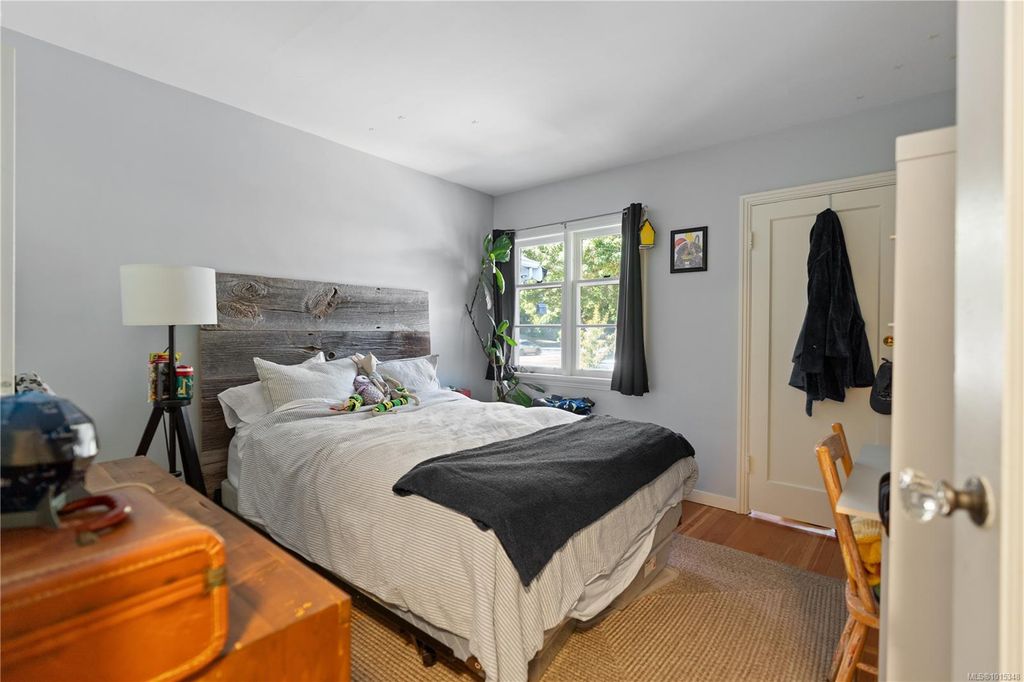 listing image 16047409448093070108