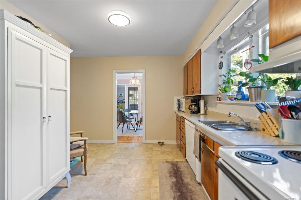 listing image 16046158335951189171