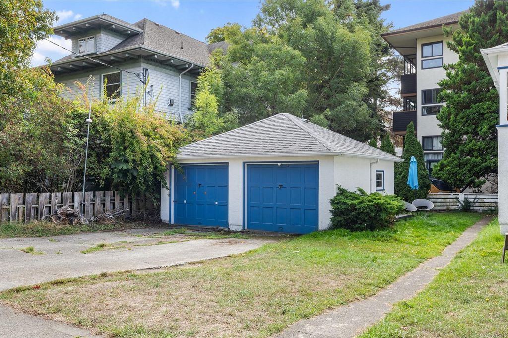 listing image 16049385373686326401