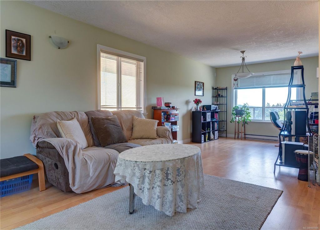 listing image 16043220500789350841