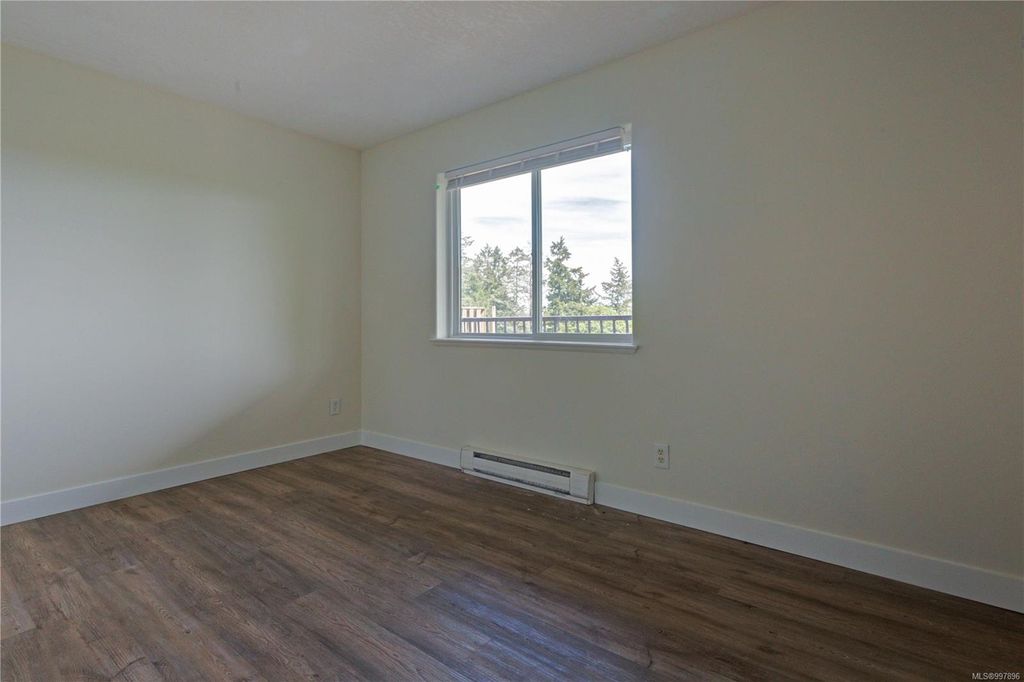 listing image 16044342235693959484
