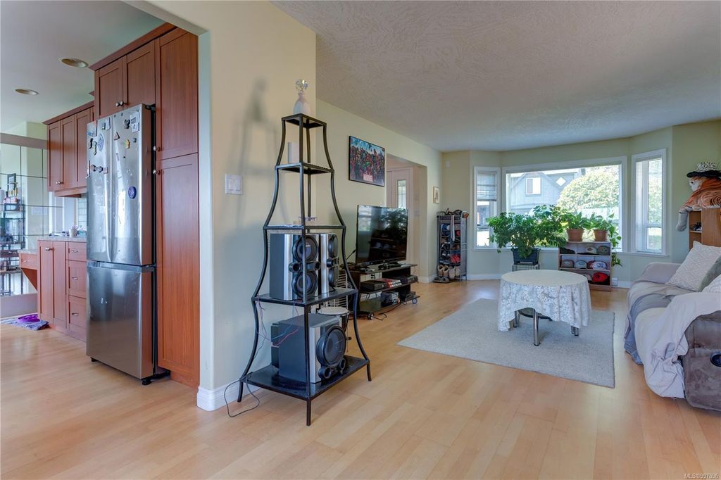 listing image 16042250165823000291