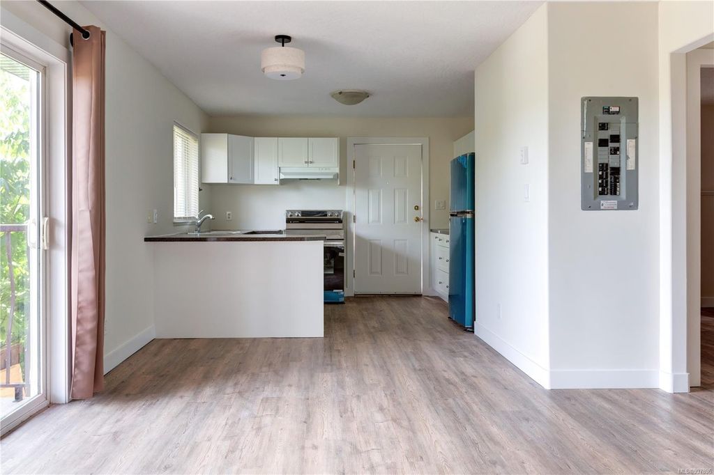 listing image 16048024755417280050