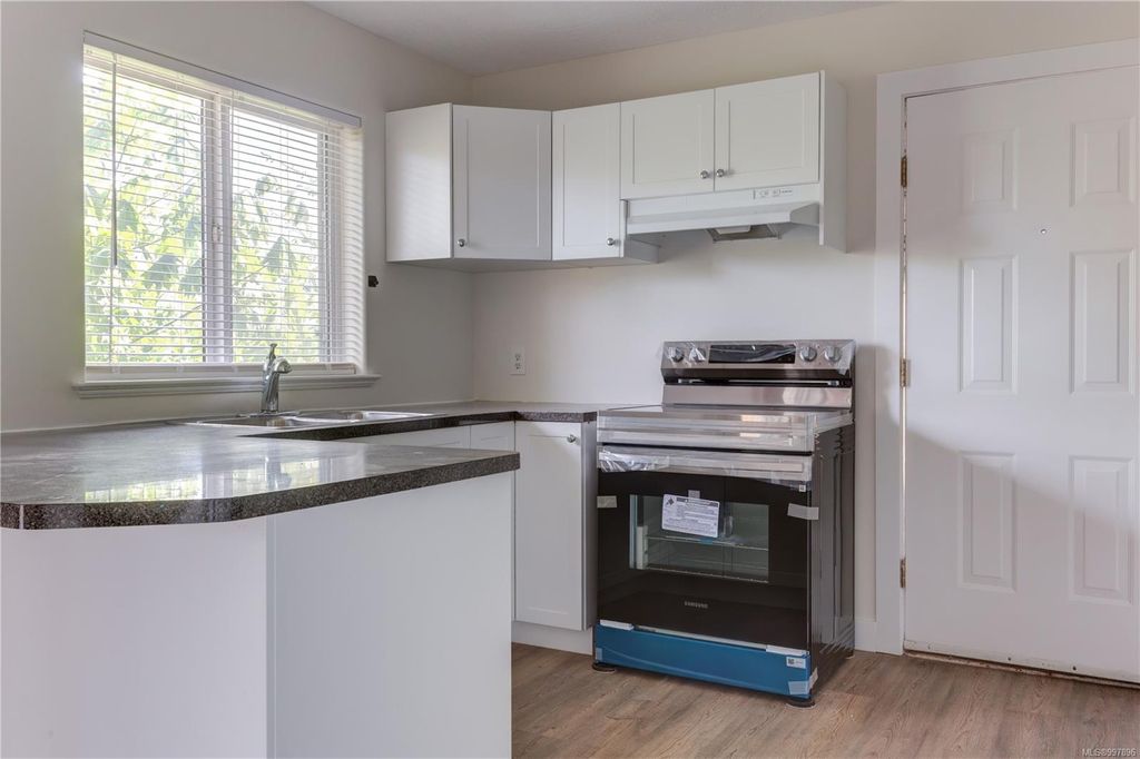 listing image 16048651113520163884