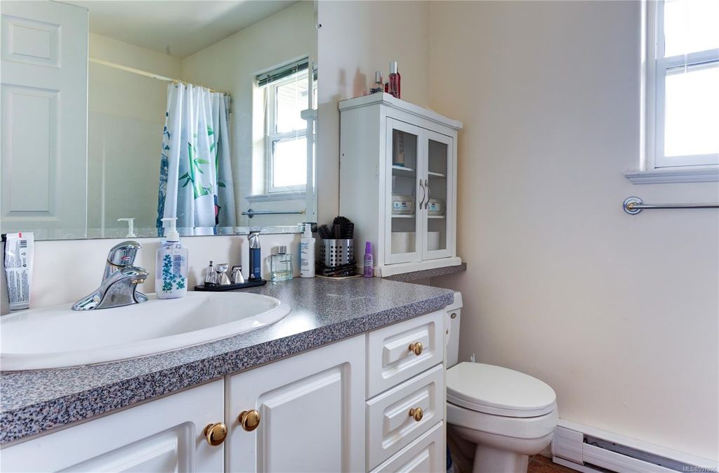 listing image 16045078967102504521