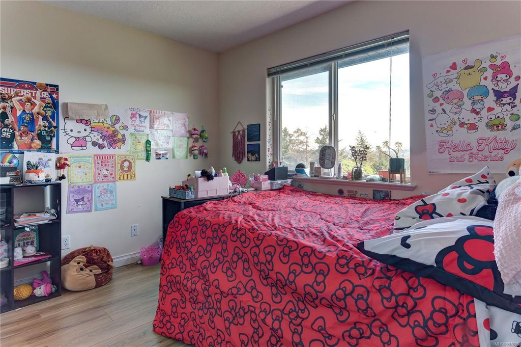 listing image 16040967945142525737