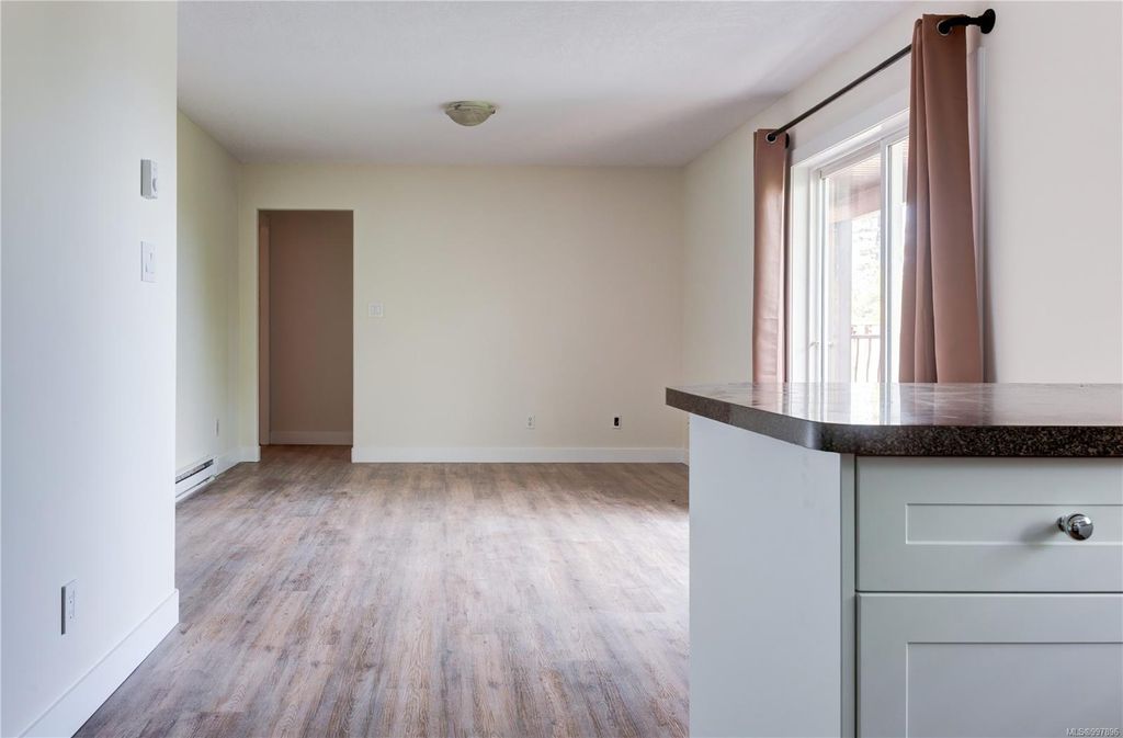 listing image 16046049876976074319