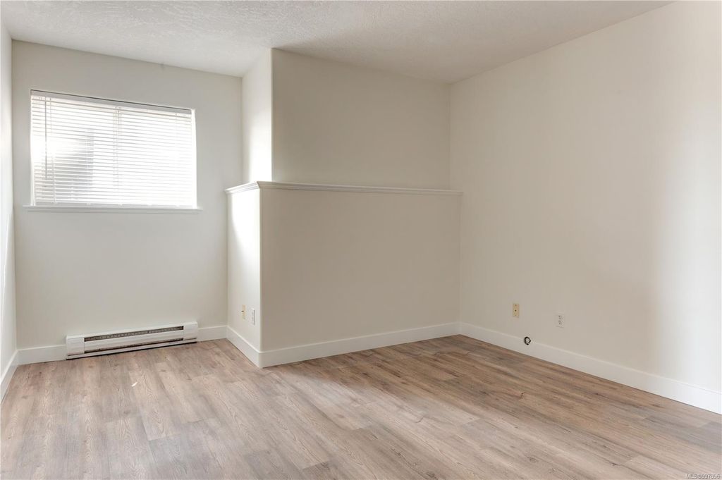 listing image 16047161982567907009