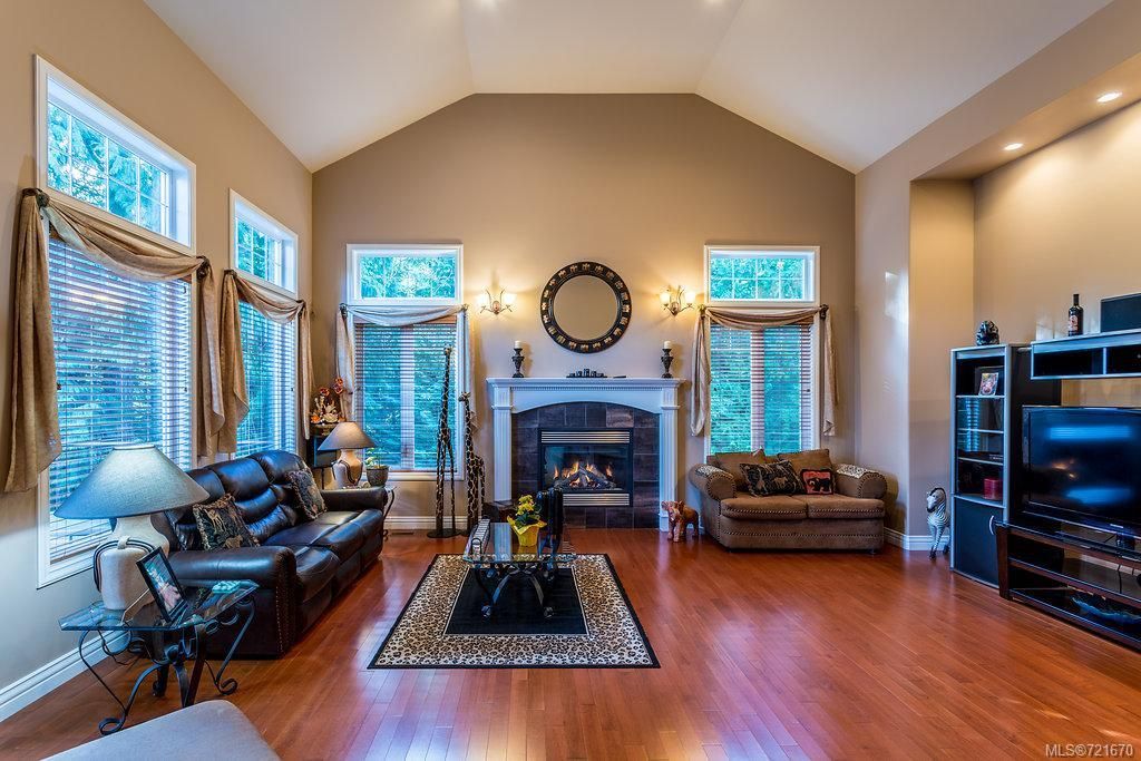 listing image 16049341300352497205