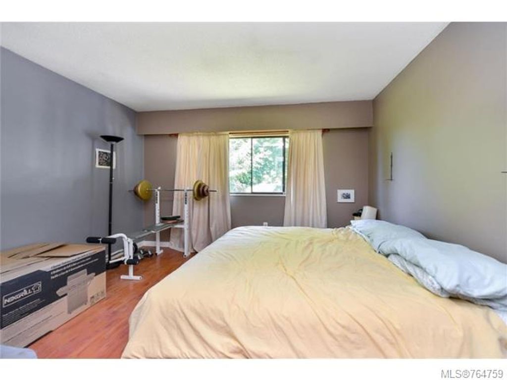 listing image 16043973436674215639