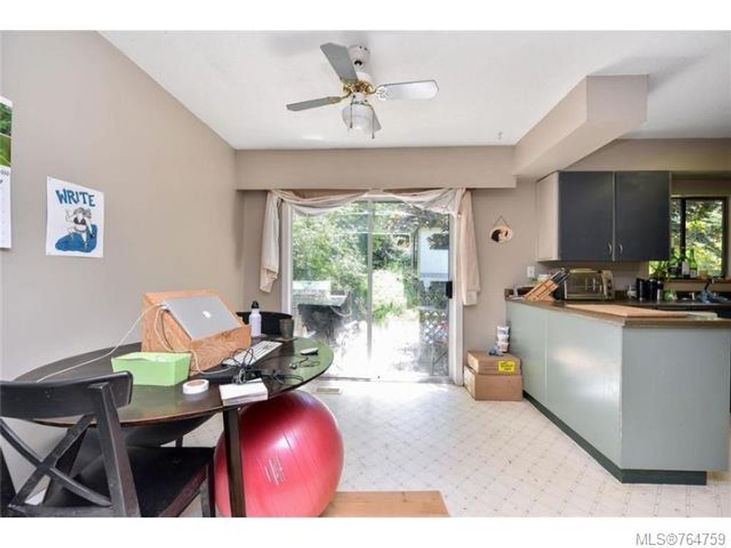 listing image 16048686904747518364