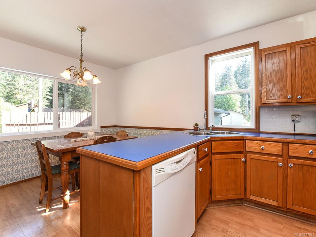 listing image 16045263794417980106
