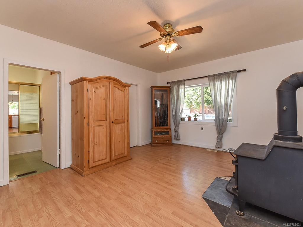listing image 16043653465559712980
