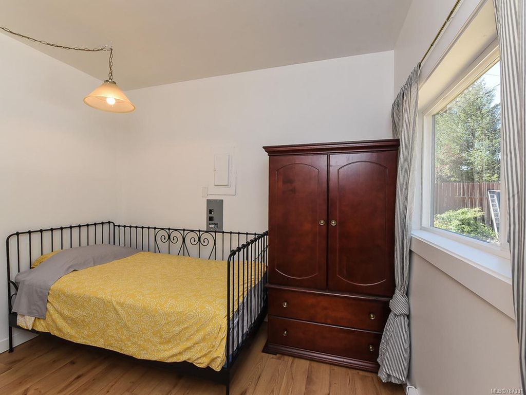 listing image 16041106827899342676