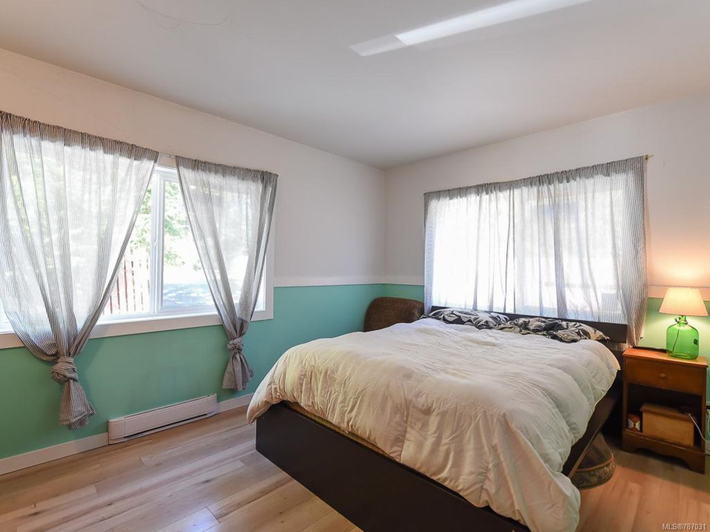 listing image 16048152739743719249