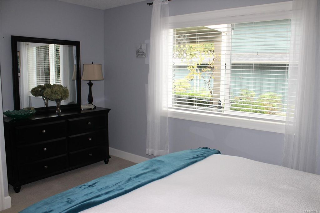 listing image 16048934667950285992