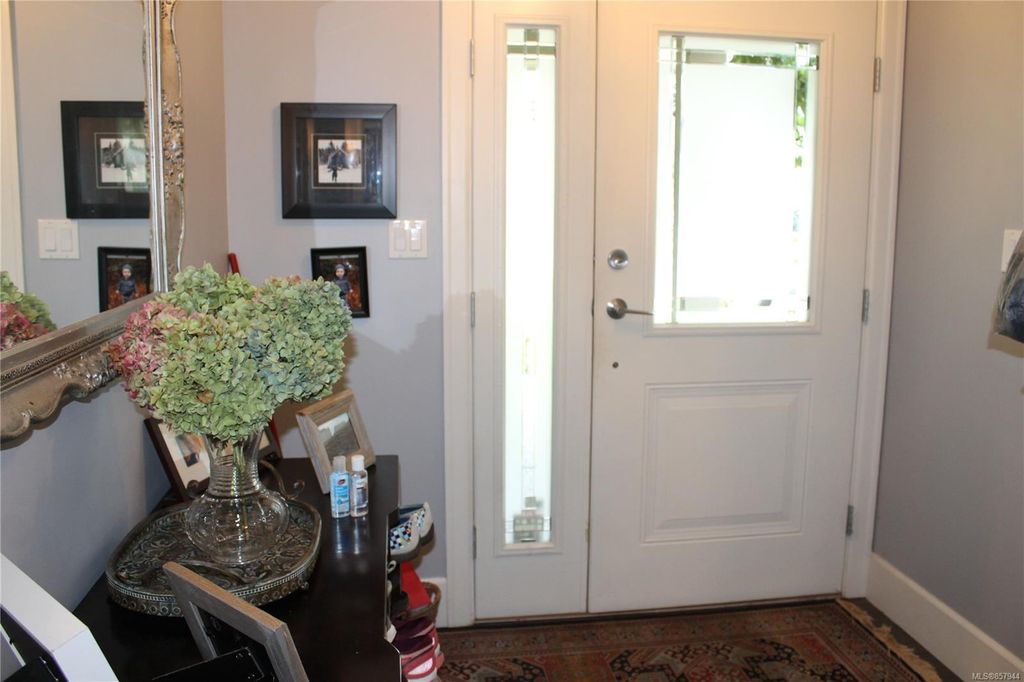 listing image 16044501293688409045