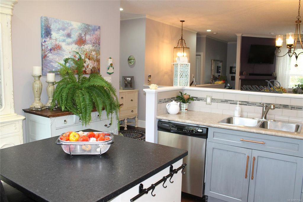 listing image 16042043803807588906