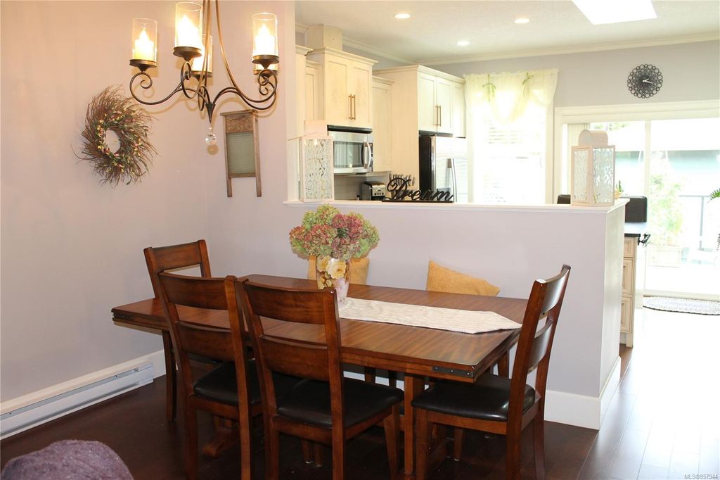 listing image 16042258754406586206