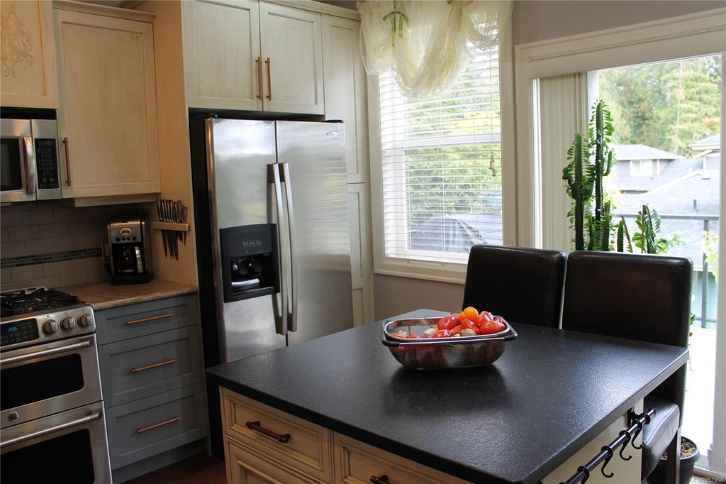 listing image 16047493101560008834