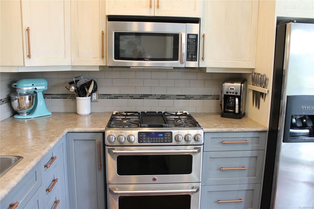listing image 16044090206881133462
