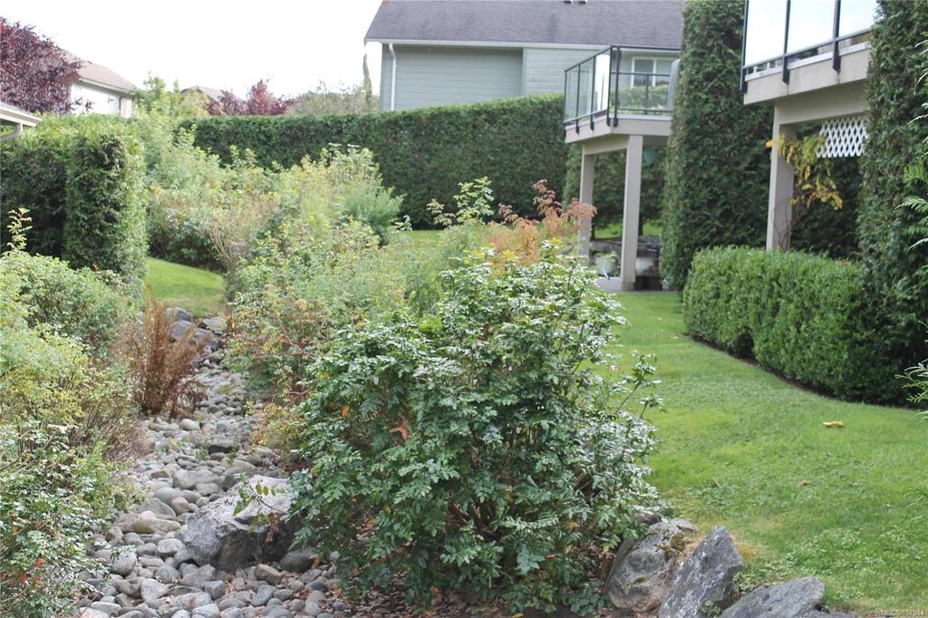 listing image 16042240670850235920