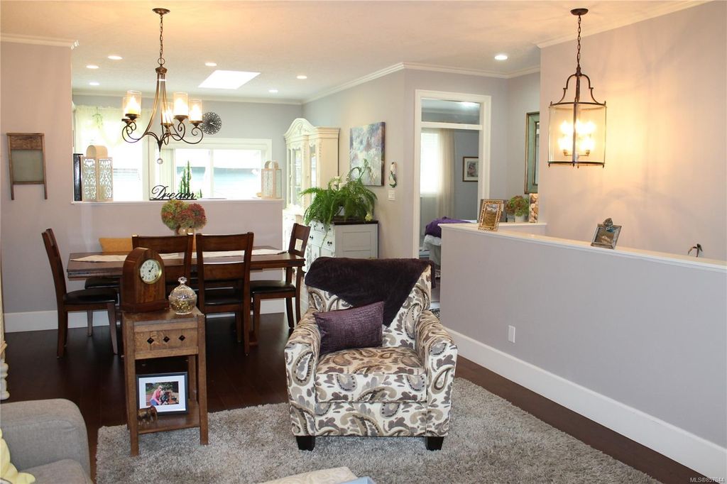 listing image 16045507799745356309
