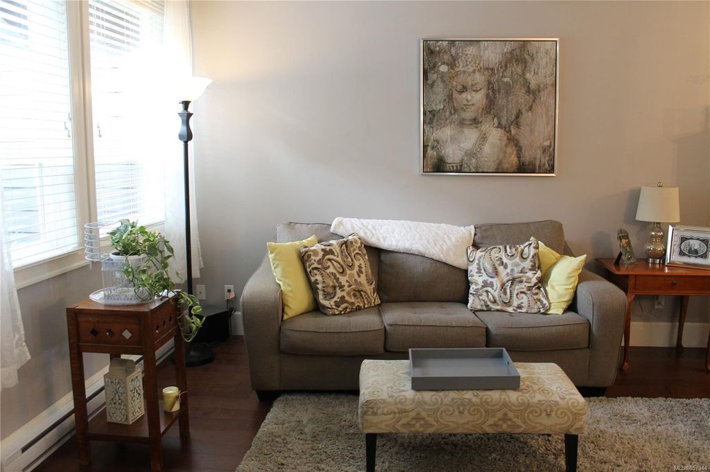 listing image 16045692229195087128