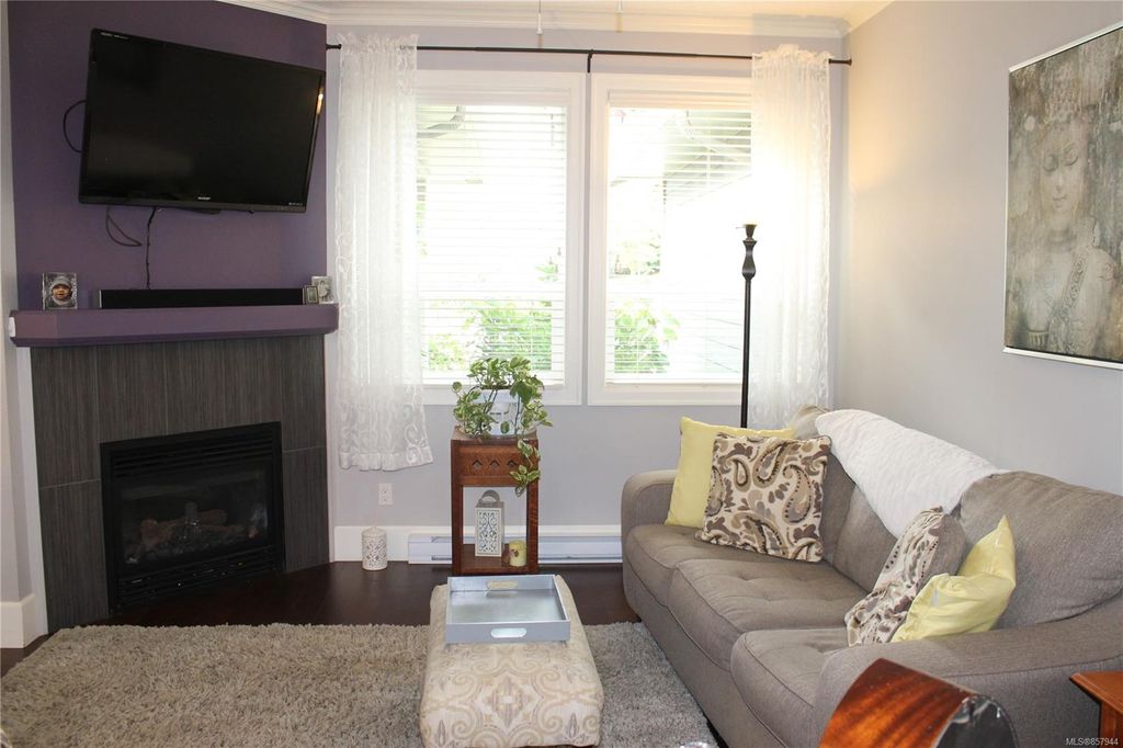 listing image 16043651244976821015
