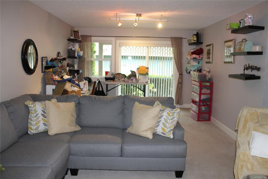 listing image 16046637347584964378